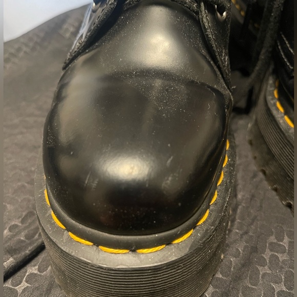 Barely used like new DR Martens - Picture 5 of 10
